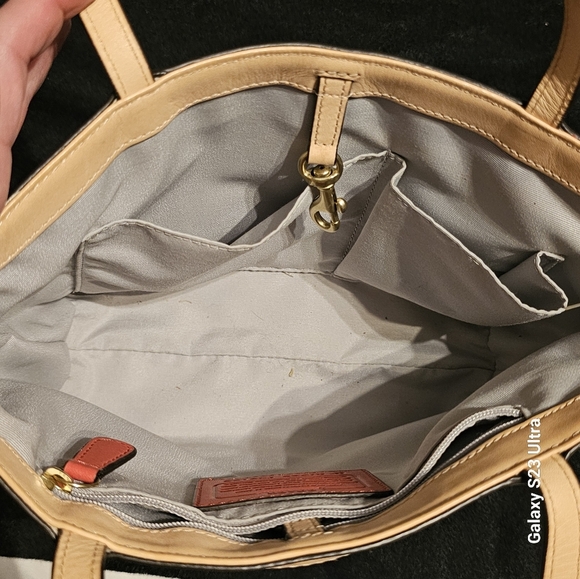 Coach F48166 PEYTON EMBOSSED PATENT TOP HANDLE TOTE - Picture 7 of 16